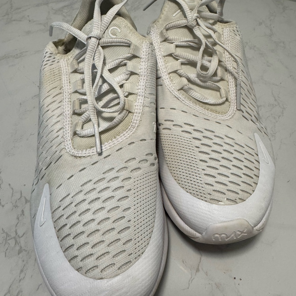 Nike 270 White and Cream - 7Y/8.5W